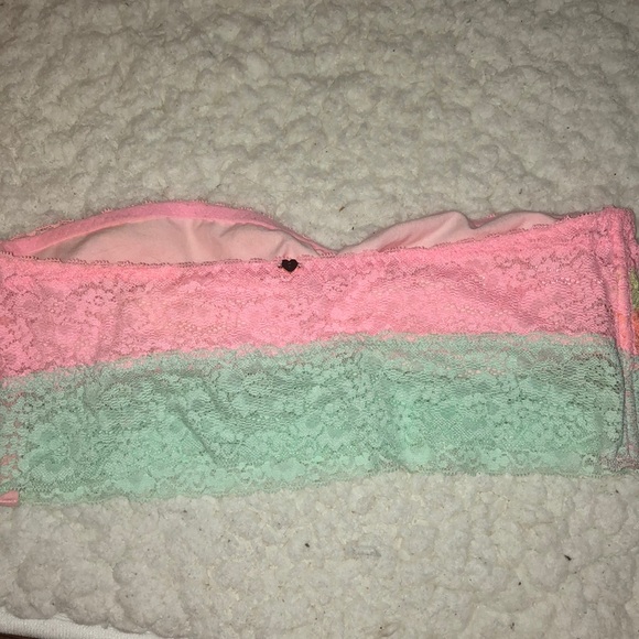VS lace bandeau 💕💕 - Picture 2 of 4